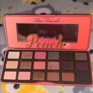 Too Faced Peach Eye shadow